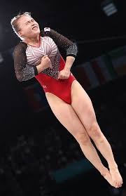 记者：赛后从更衣室走向大巴的申花队员 满脸不甘