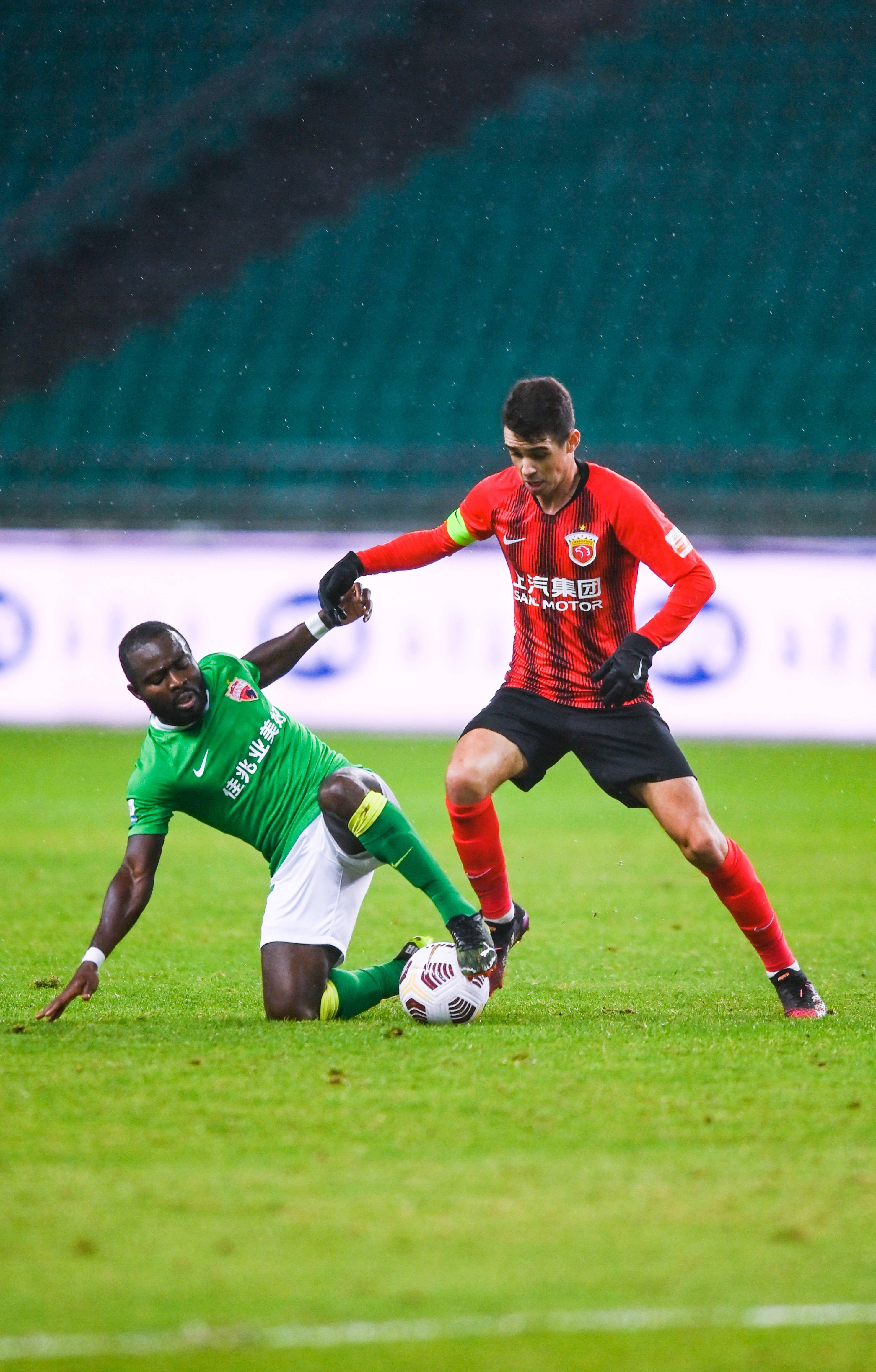 她在比赛中 她在比赛中